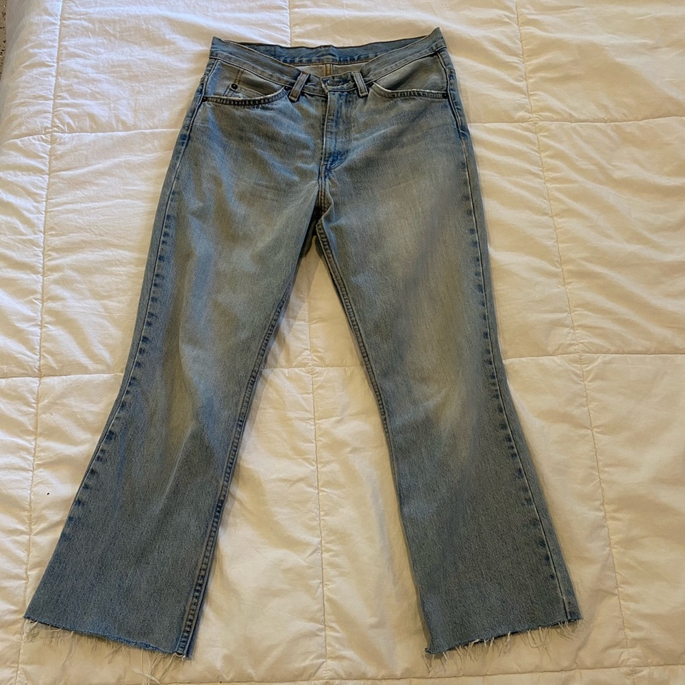 Levi’s cropped, slight distressing, 517, size 26